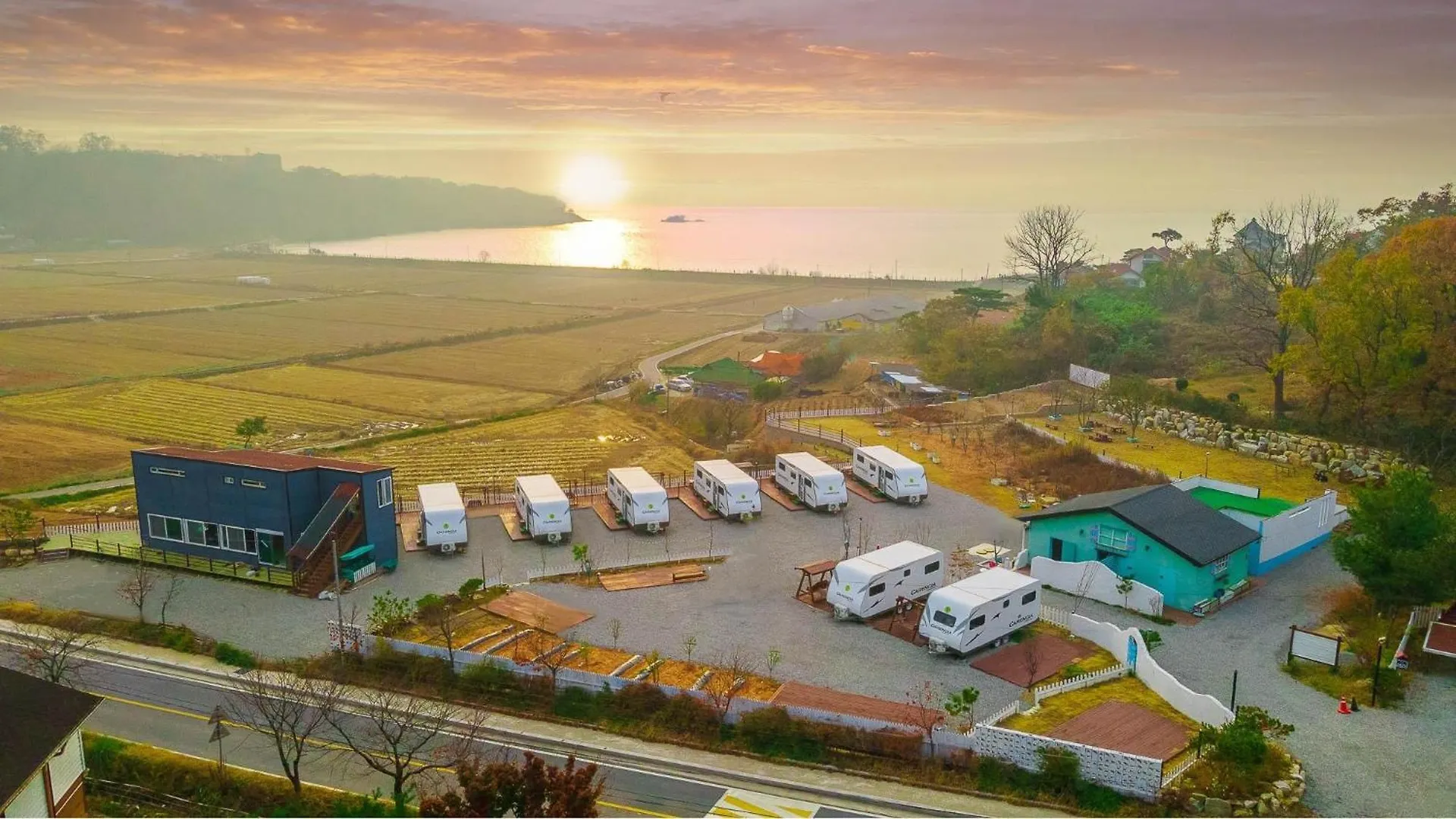 Holiday home Ganghwa Nakjohealing Caravan&Camping Incheon South Korea